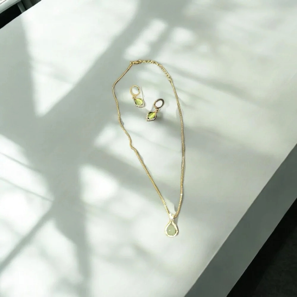 3pc jewelry set green pearl necklace with gold chain and earrings